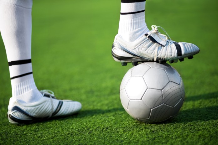 051_hasard100_Fussball